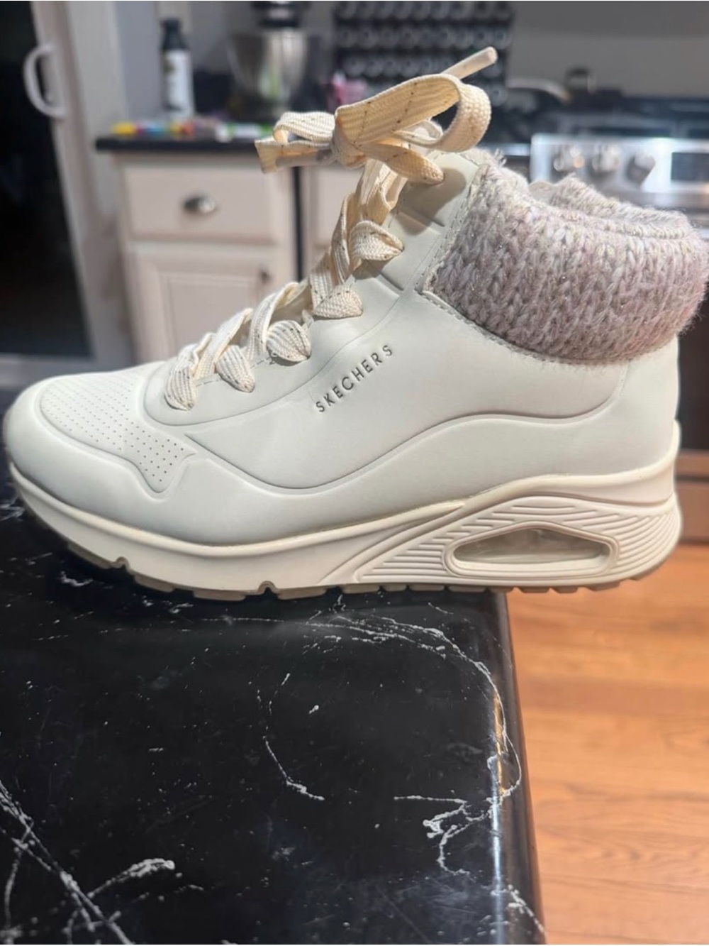 Skechers Kids Cream Knit-Trim High-Top Sneakers size 2